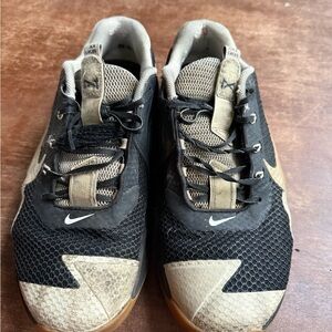Nike Metcon 7 Black and Tan Athletic Performance Shoes